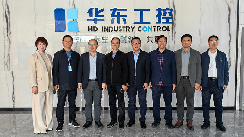 西門子數(shù)字化工業(yè)集團(tuán)華中大區(qū)總經(jīng)理王飆一行蒞臨華東工控深入交流