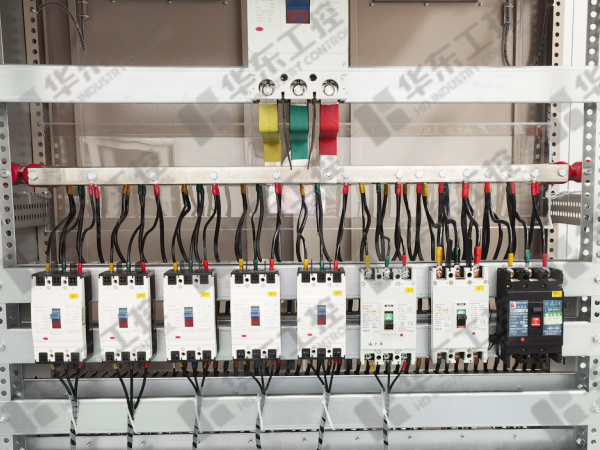 電容補(bǔ)償柜細(xì)節(jié)