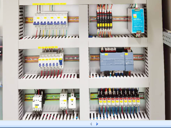 PLC柜細(xì)節(jié)1.png